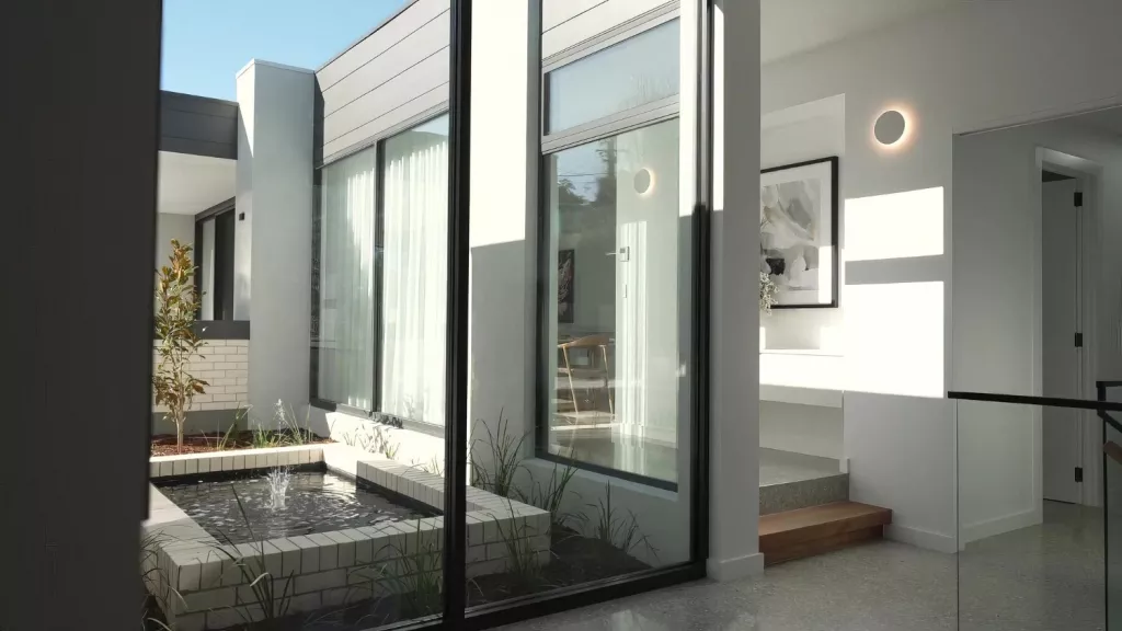 Раздвижные системы Schuco для террас и зимних садов: комфорт и стиль