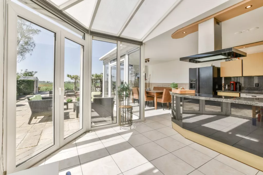 Раздвижные системы Schuco для террас и зимних садов: комфорт и стиль